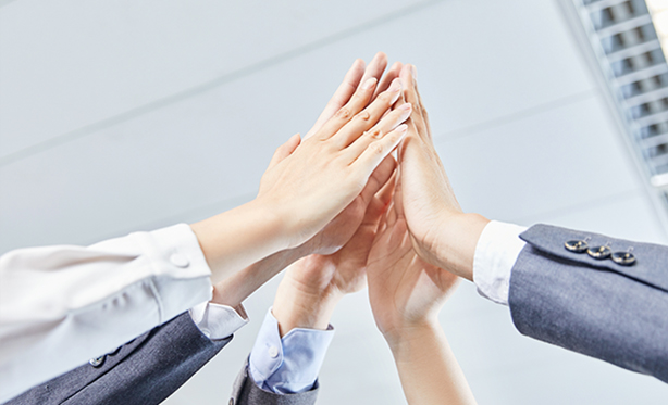 【三家子公司及自身雄厚資金實力】